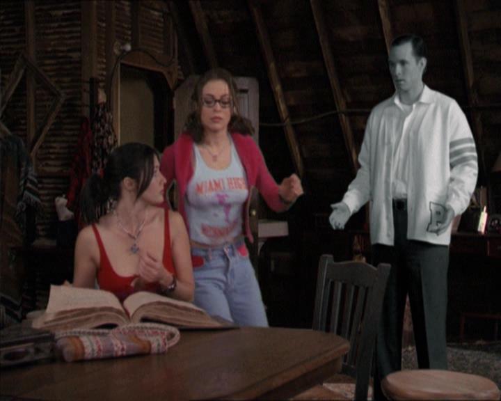 Charmed-Online-dot-218ChickFlick0821.jpg