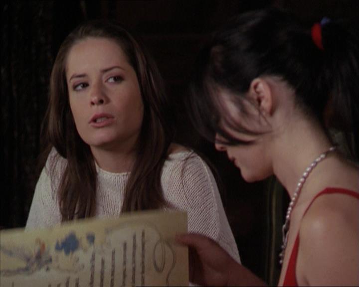 Charmed-Online-dot-218ChickFlick0856.jpg