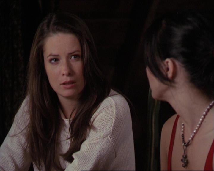 Charmed-Online-dot-218ChickFlick0896.jpg