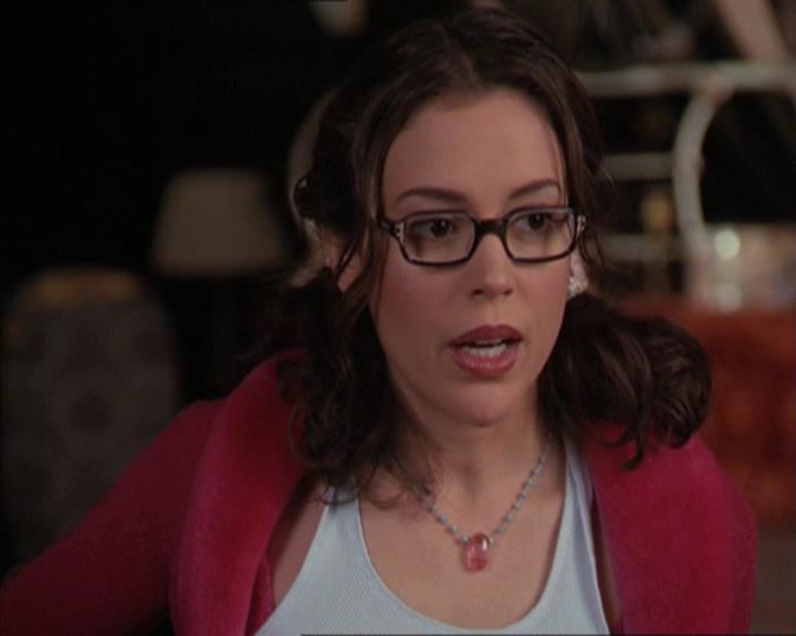 Charmed-Online-dot-218ChickFlick0900.jpg