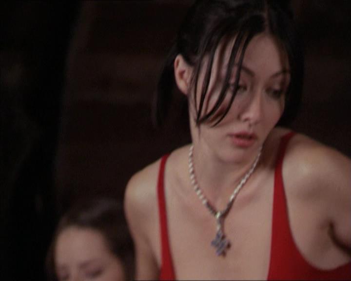 Charmed-Online-dot-218ChickFlick0915.jpg