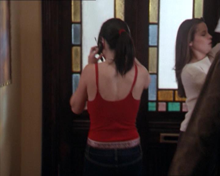 Charmed-Online-dot-218ChickFlick0935.jpg