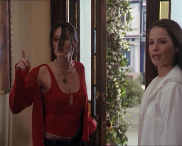 Charmed-Online-dot-218ChickFlick0973.jpg