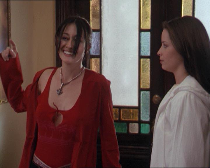Charmed-Online-dot-218ChickFlick0975.jpg