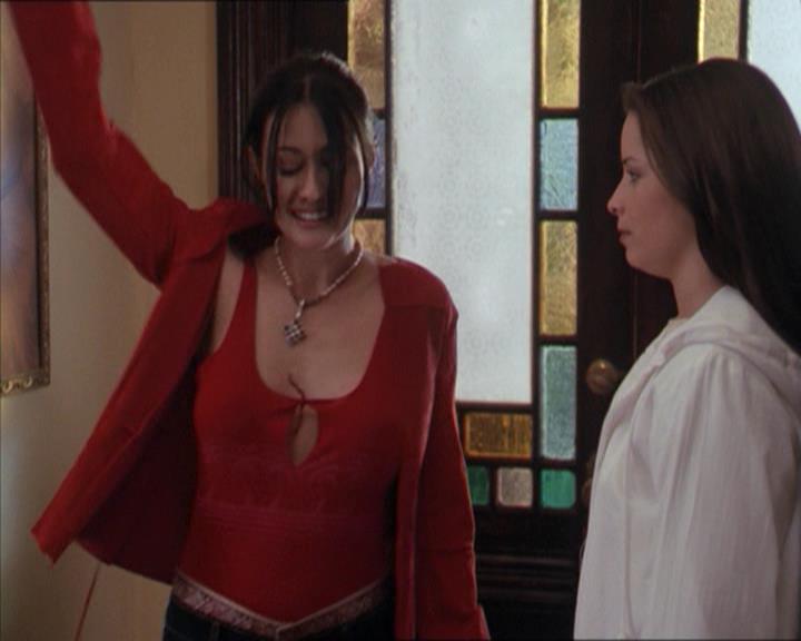 Charmed-Online-dot-218ChickFlick0976.jpg