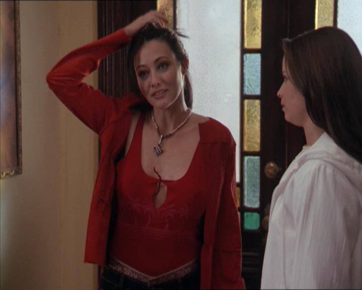 Charmed-Online-dot-218ChickFlick0977.jpg