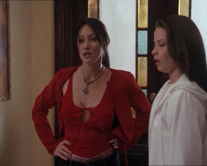 Charmed-Online-dot-218ChickFlick0979.jpg