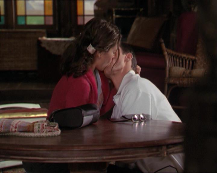 Charmed-Online-dot-218ChickFlick1216.jpg