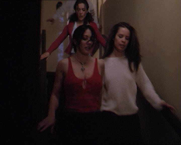 Charmed-Online-dot-218ChickFlick1581.jpg