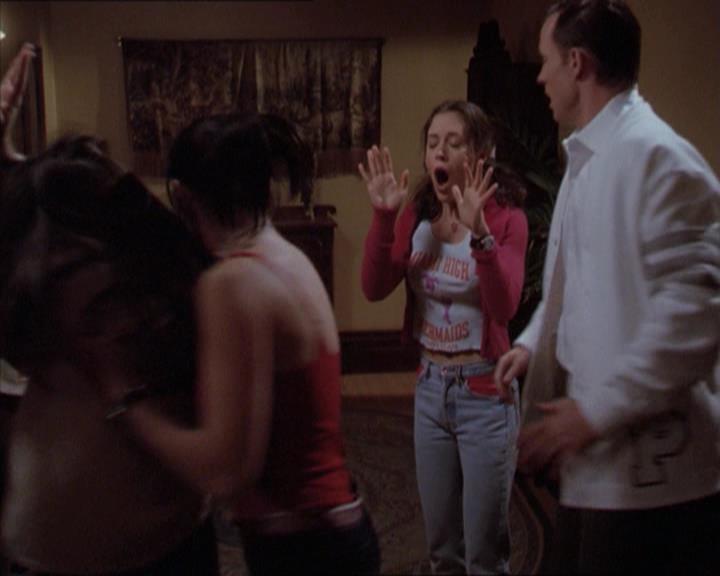Charmed-Online-dot-218ChickFlick1643.jpg