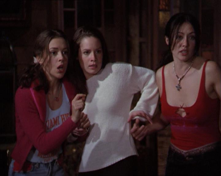 Charmed-Online-dot-218ChickFlick1695.jpg