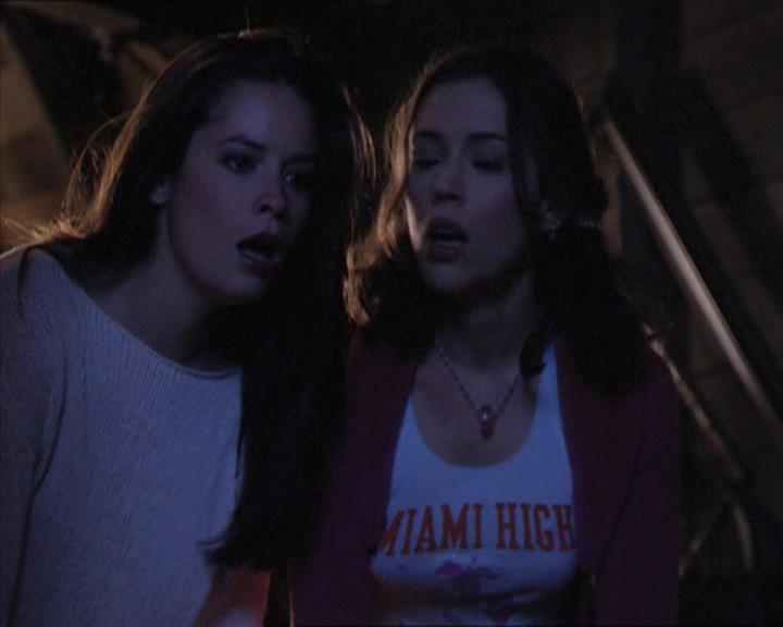 Charmed-Online-dot-218ChickFlick1714.jpg