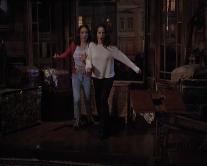 Charmed-Online-dot-218ChickFlick1721.jpg