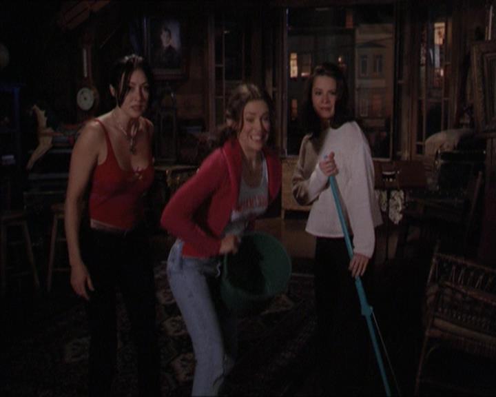 Charmed-Online-dot-218ChickFlick1755.jpg