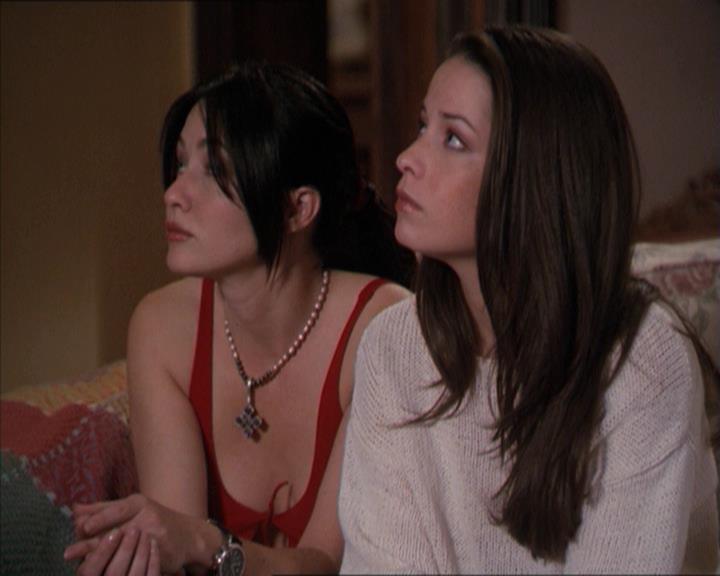 Charmed-Online-dot-218ChickFlick1827.jpg