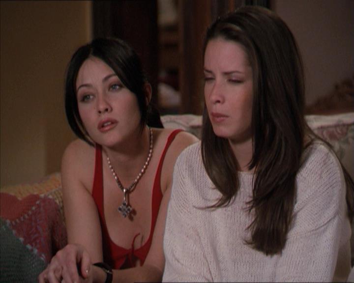 Charmed-Online-dot-218ChickFlick1874.jpg