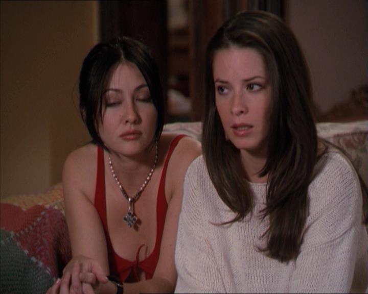 Charmed-Online-dot-218ChickFlick1895.jpg