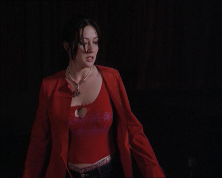 Charmed-Online-dot-218ChickFlick2001.jpg