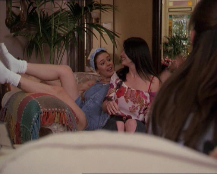 Charmed-Online-dot-218ChickFlick2314.jpg