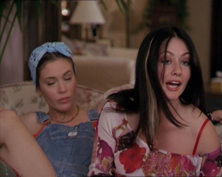 Charmed-Online-dot-218ChickFlick2327.jpg