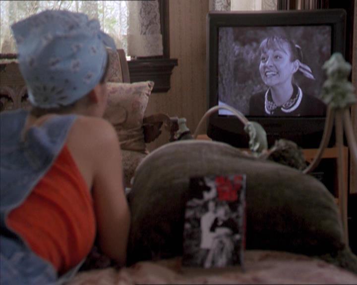 Charmed-Online-dot-218ChickFlick2352.jpg