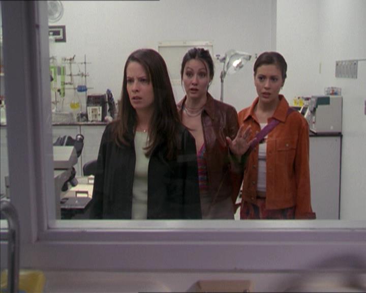 Charmed-Online-dot-220AstralMonkeys0971.jpg