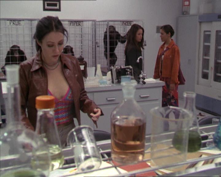 Charmed-Online-dot-220AstralMonkeys0990.jpg