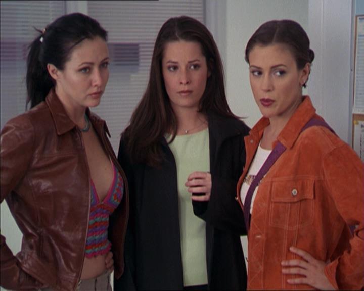 Charmed-Online-dot-220AstralMonkeys1175.jpg