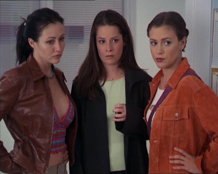 Charmed-Online-dot-220AstralMonkeys1177.jpg