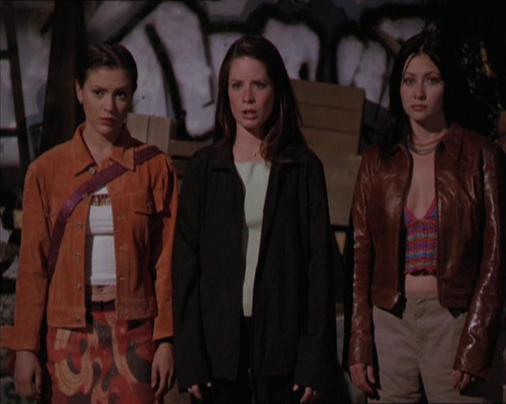 Charmed-Online-dot-220AstralMonkeys2076.jpg