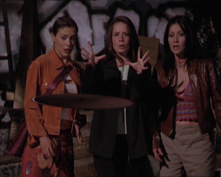 Charmed-Online-dot-220AstralMonkeys2090.jpg