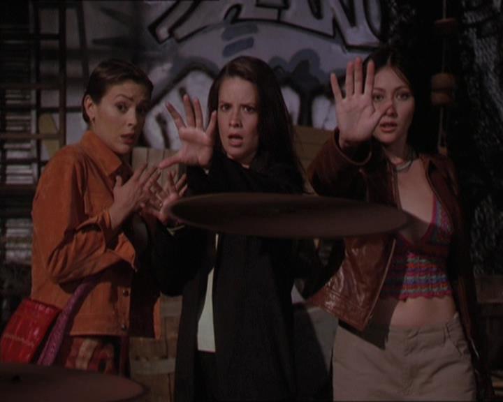 Charmed-Online-dot-220AstralMonkeys2106.jpg