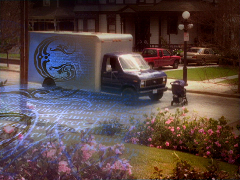 charmed-online_dot_net_OpeningCreditsS2-00023.png
