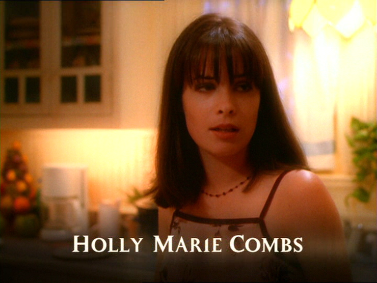 charmed-online_dot_net_OpeningCreditsS2-00024.png