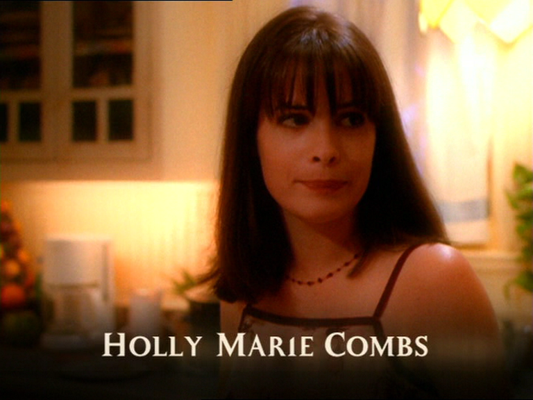 charmed-online_dot_net_OpeningCreditsS2-00026.png