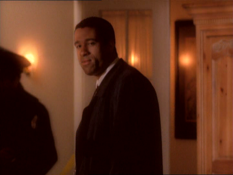 charmed-online_dot_net_OpeningCreditsS2-00044.png
