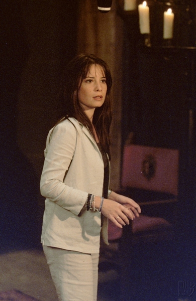 2x03-0001.jpg