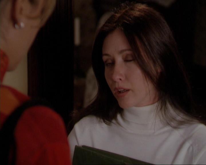 Charmed-Online_dot_net-3x01TheHoneymoonsOver0129.jpg