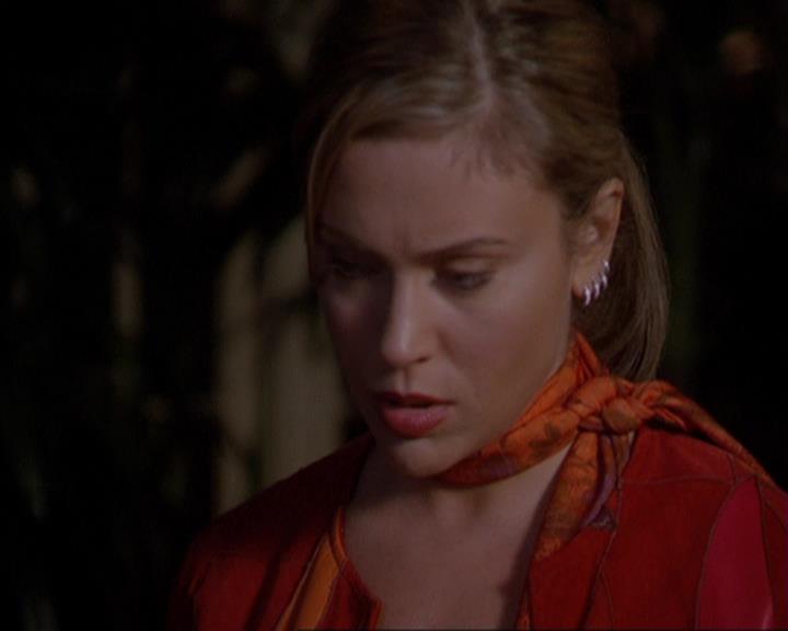 Charmed-Online_dot_net-3x01TheHoneymoonsOver0161.jpg