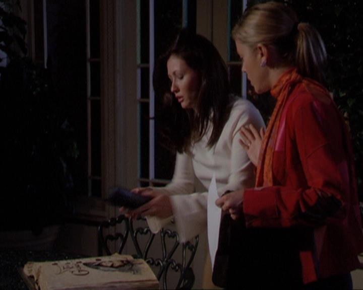Charmed-Online_dot_net-3x01TheHoneymoonsOver0206.jpg