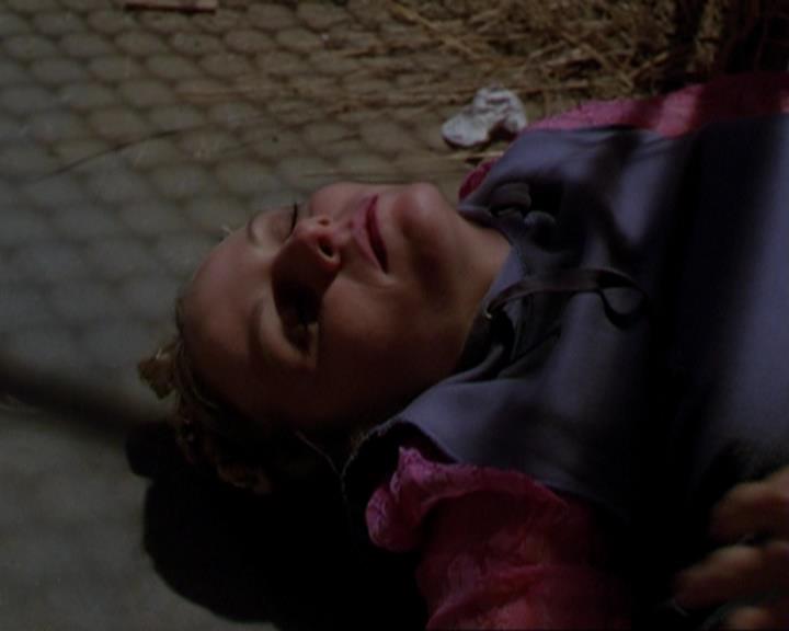 Charmed-Online_dot_net-3x01TheHoneymoonsOver0250.jpg Charmed-Online_dot_net-3x01TheHoneymoonsOver0250.jpg