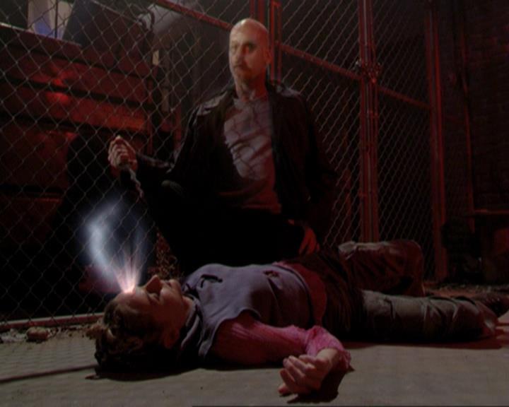 Charmed-Online_dot_net-3x01TheHoneymoonsOver0274.jpg