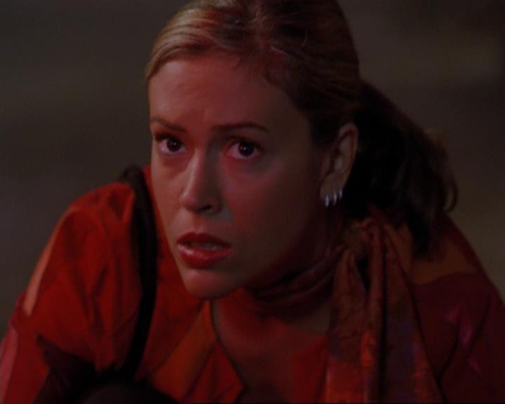 Charmed-Online_dot_net-3x01TheHoneymoonsOver0314.jpg
