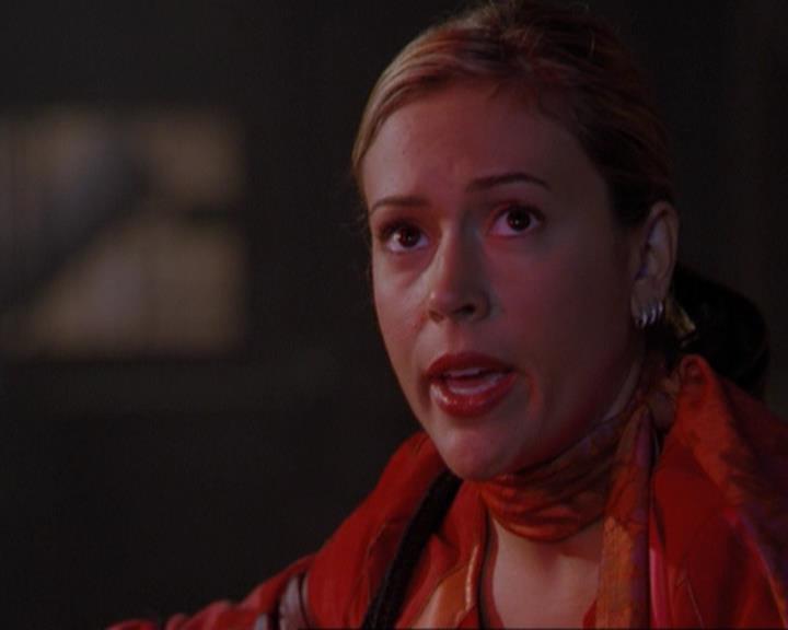 Charmed-Online_dot_net-3x01TheHoneymoonsOver0318.jpg