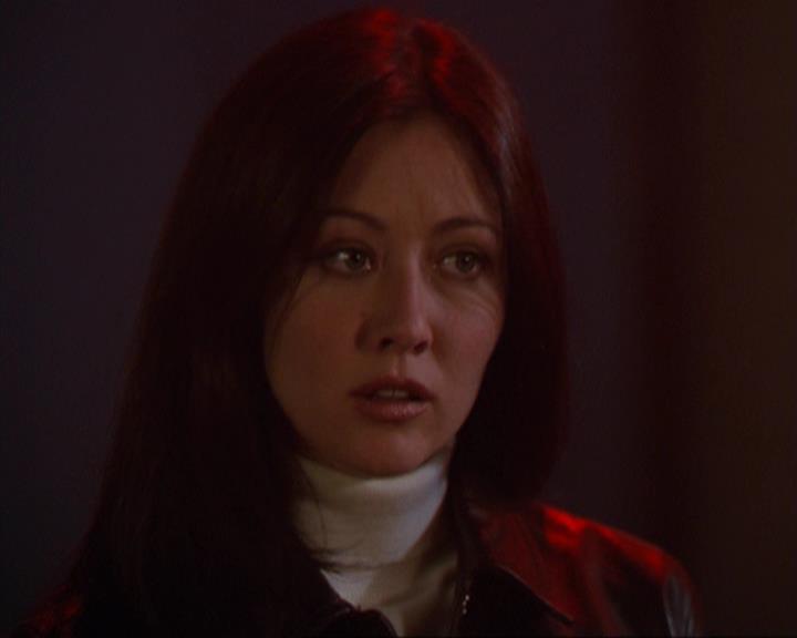 Charmed-Online_dot_net-3x01TheHoneymoonsOver0484.jpg