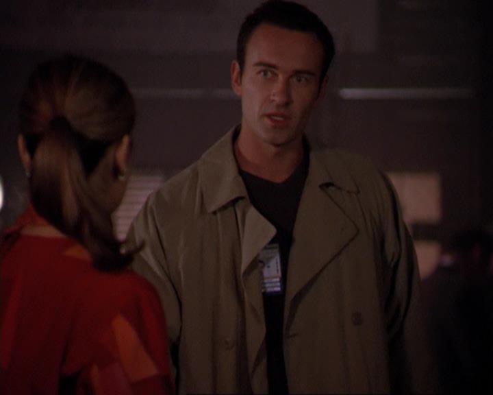 Charmed-Online_dot_net-3x01TheHoneymoonsOver0525.jpg