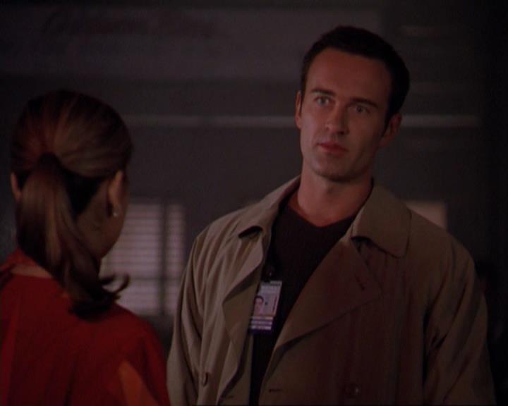 Charmed-Online_dot_net-3x01TheHoneymoonsOver0526.jpg