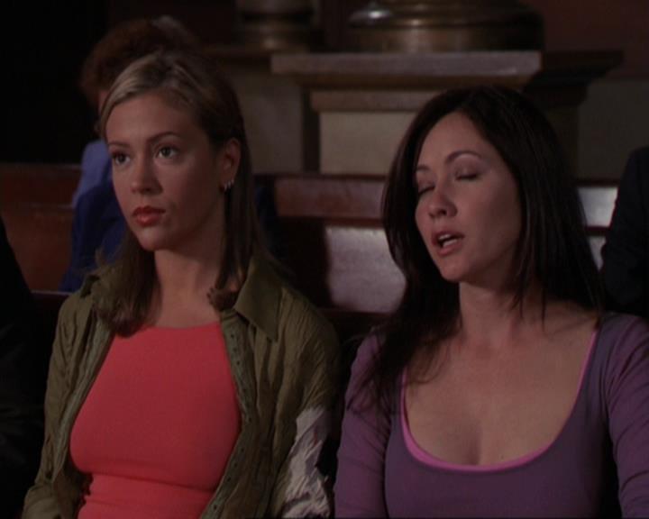 Charmed-Online_dot_net-3x01TheHoneymoonsOver0559.jpg Charmed-Online_dot_net-3x01TheHoneymoonsOver0559.jpg