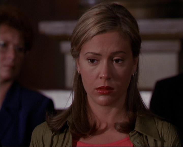 Charmed-Online_dot_net-3x01TheHoneymoonsOver0595.jpg Charmed-Online_dot_net-3x01TheHoneymoonsOver0595.jpg