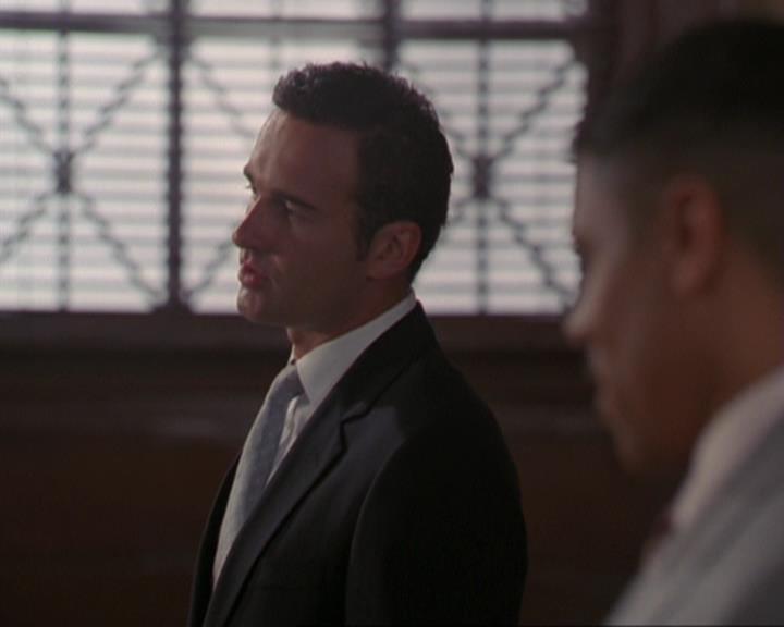 Charmed-Online_dot_net-3x01TheHoneymoonsOver0662.jpg